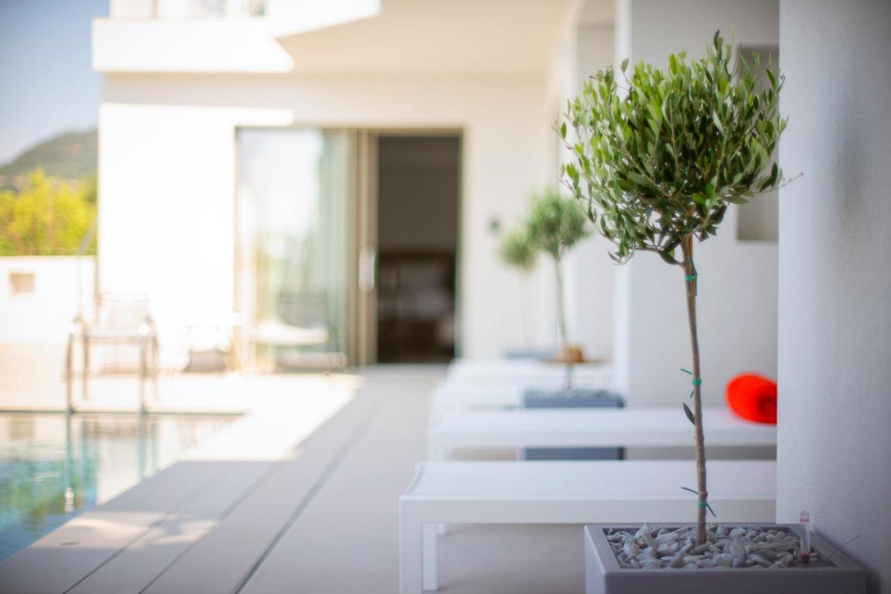 Livinghome Suites Parga Exterior foto